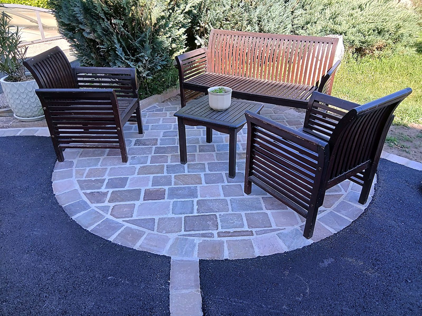 Terrasse circulaire en pavés